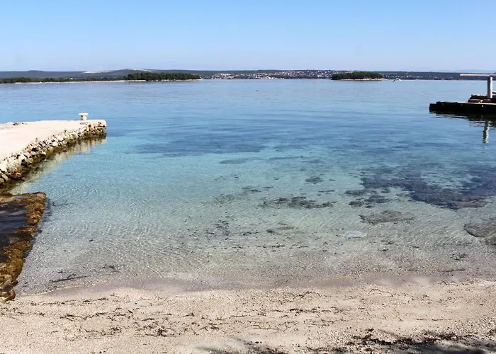By The Sea Tkon, Pasman - 19018 *
